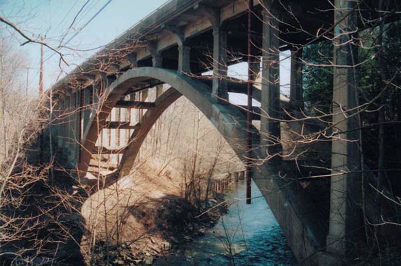 Side view of bridge